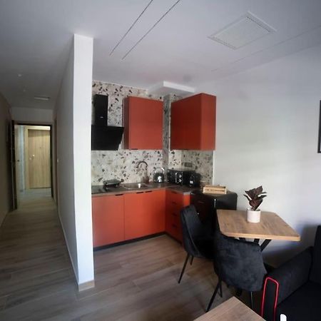 Coloris Rubrum Room Thessaloniki Exterior foto